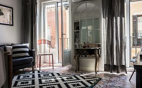 Cozy Apartment In Downtown